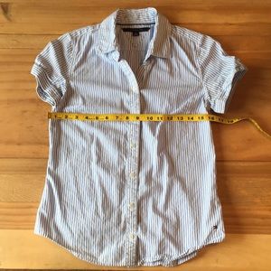 Tommy short sleeve button up XS. No flaws. Blue.